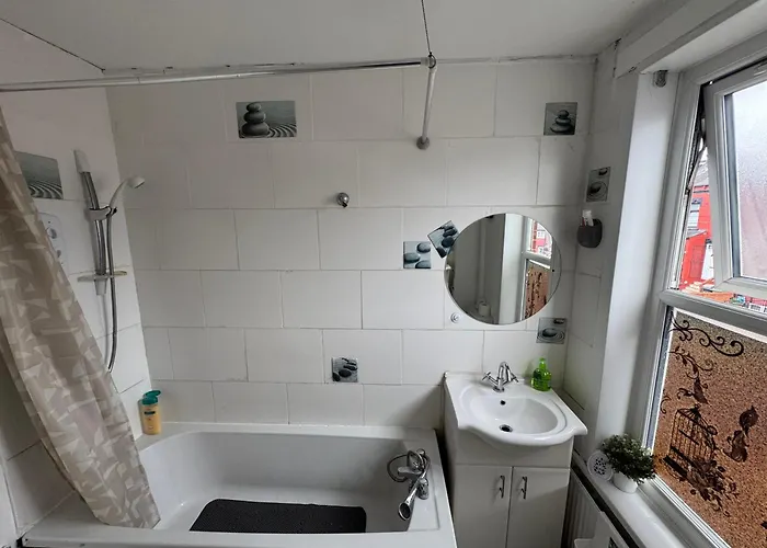 Гостевой дом Pdmdecor House Лидс